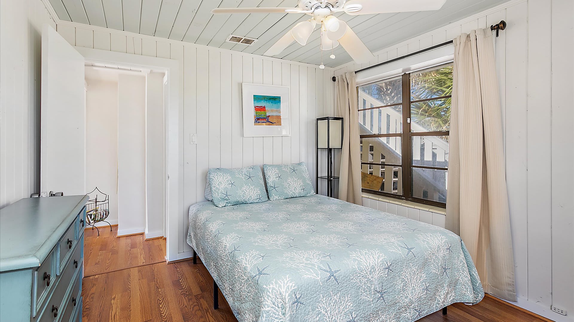 Captain's Fleet-Battened Hatches | Wren Beach Rent