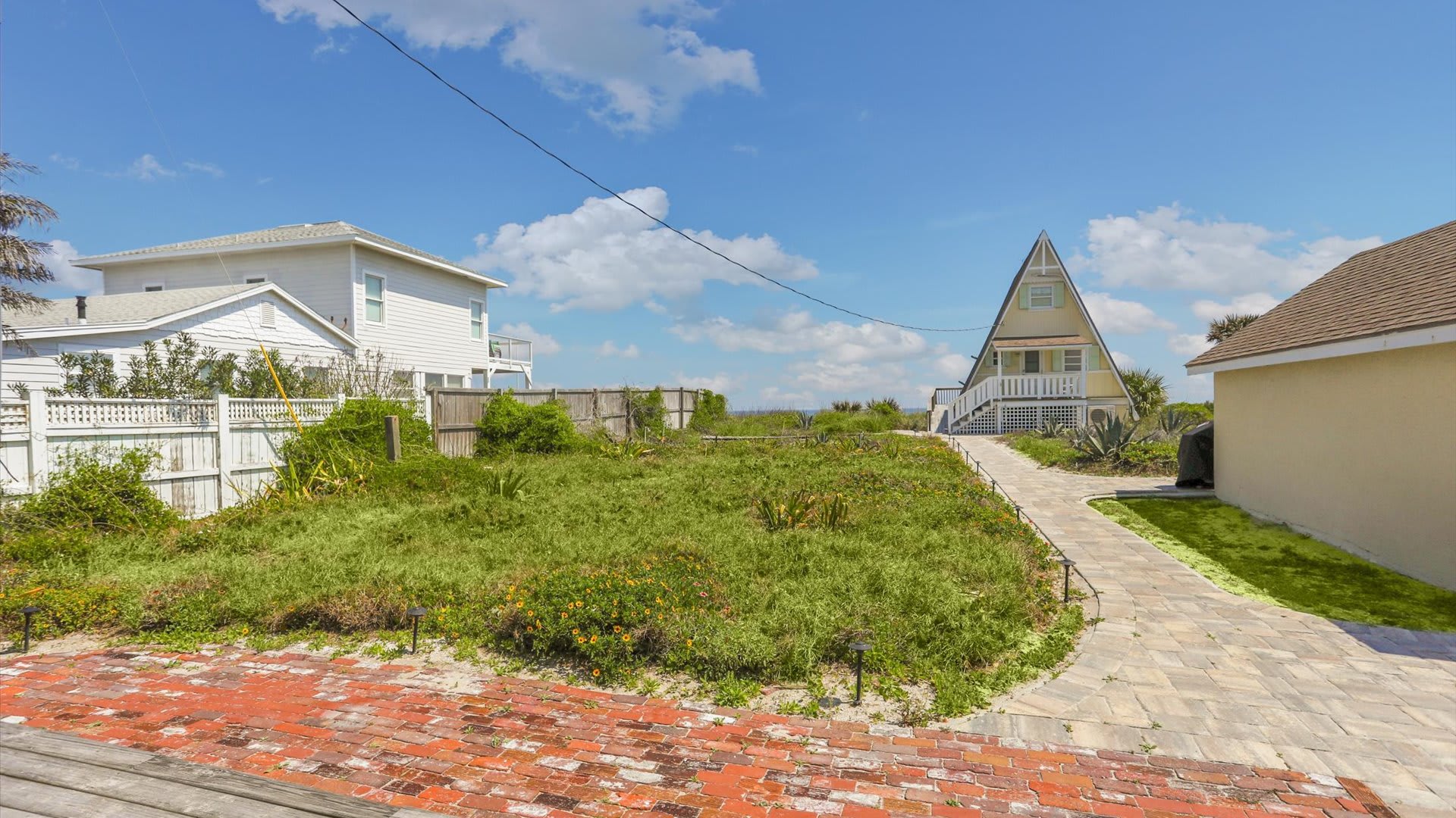 Captain's Fleet-Battened Hatches | Wren Beach Rent