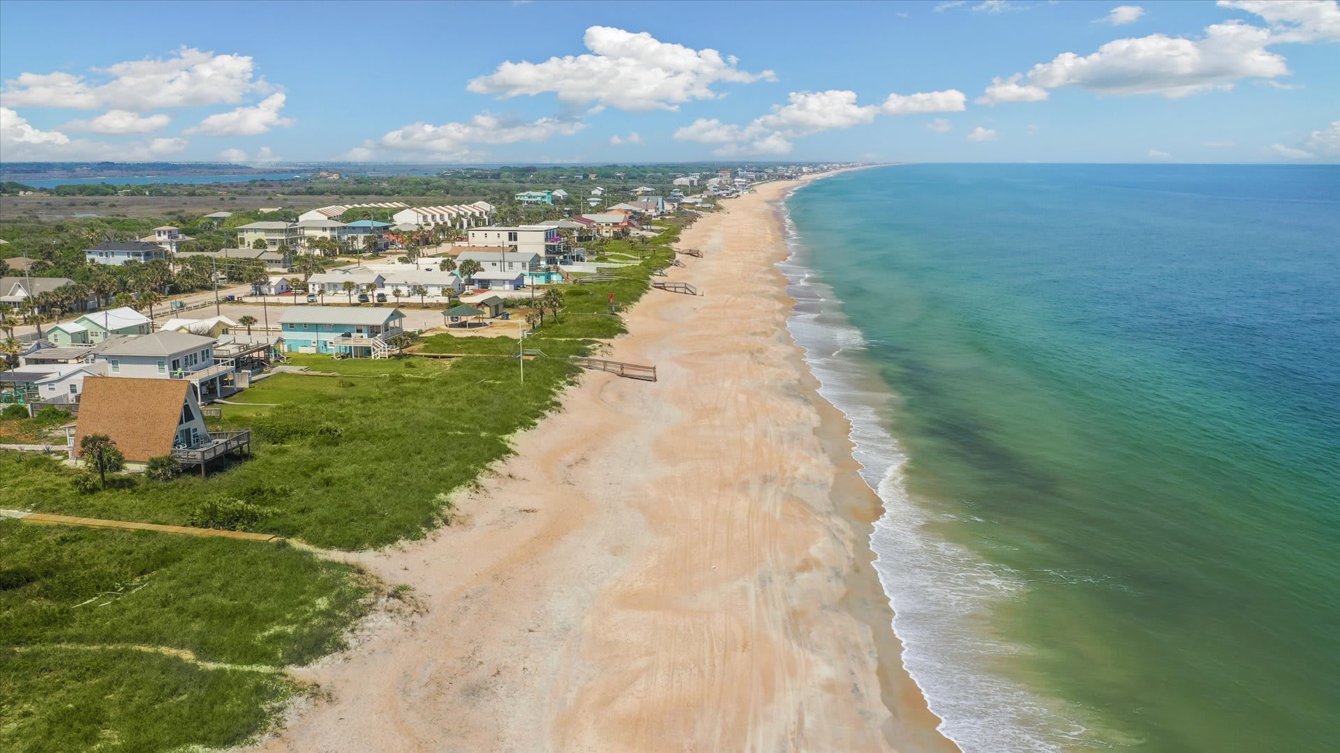 Captain's Fleet-Battened Hatches | Wren Beach Rent