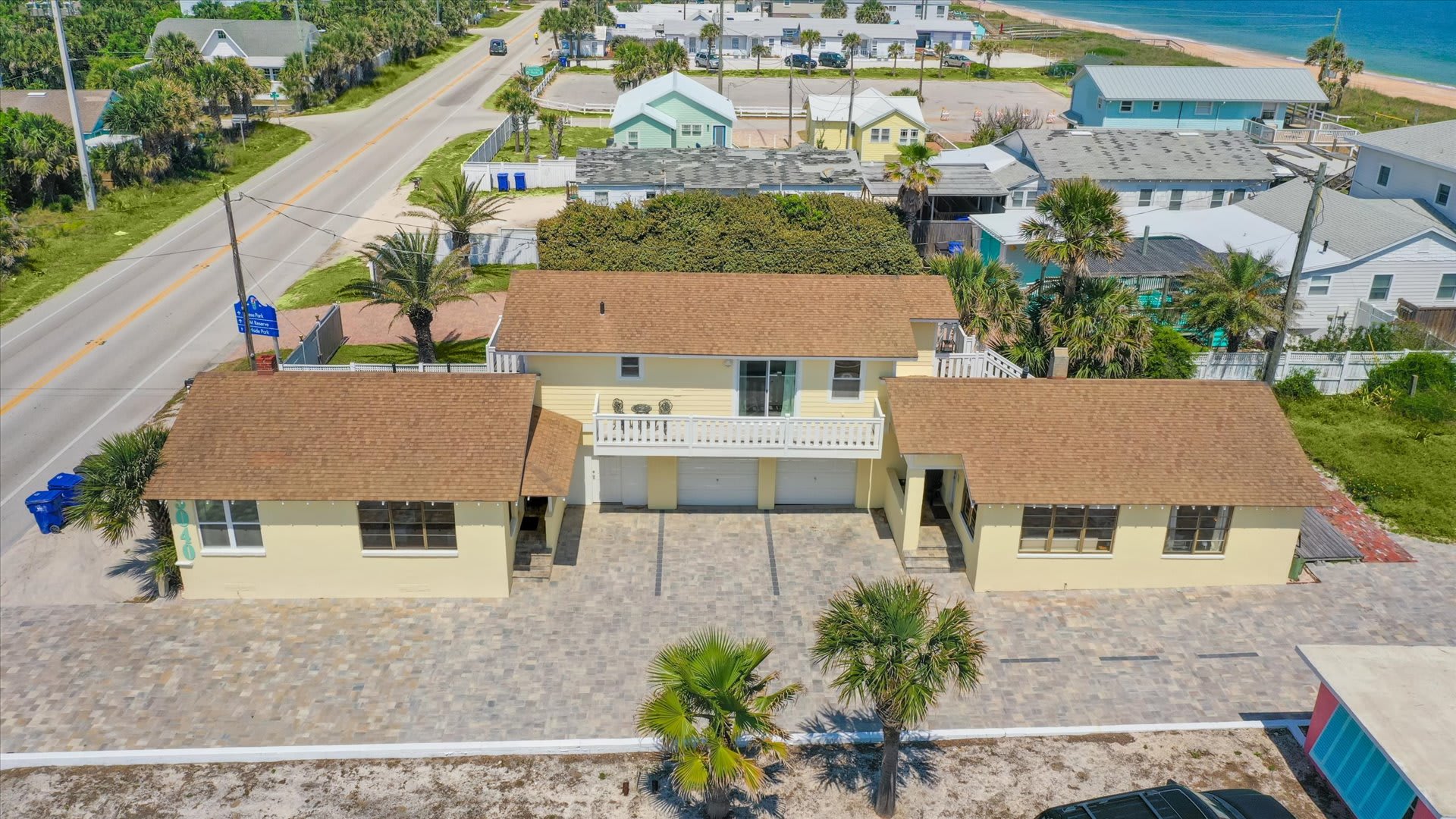 Captain's Fleet-Battened Hatches | Wren Beach Rent