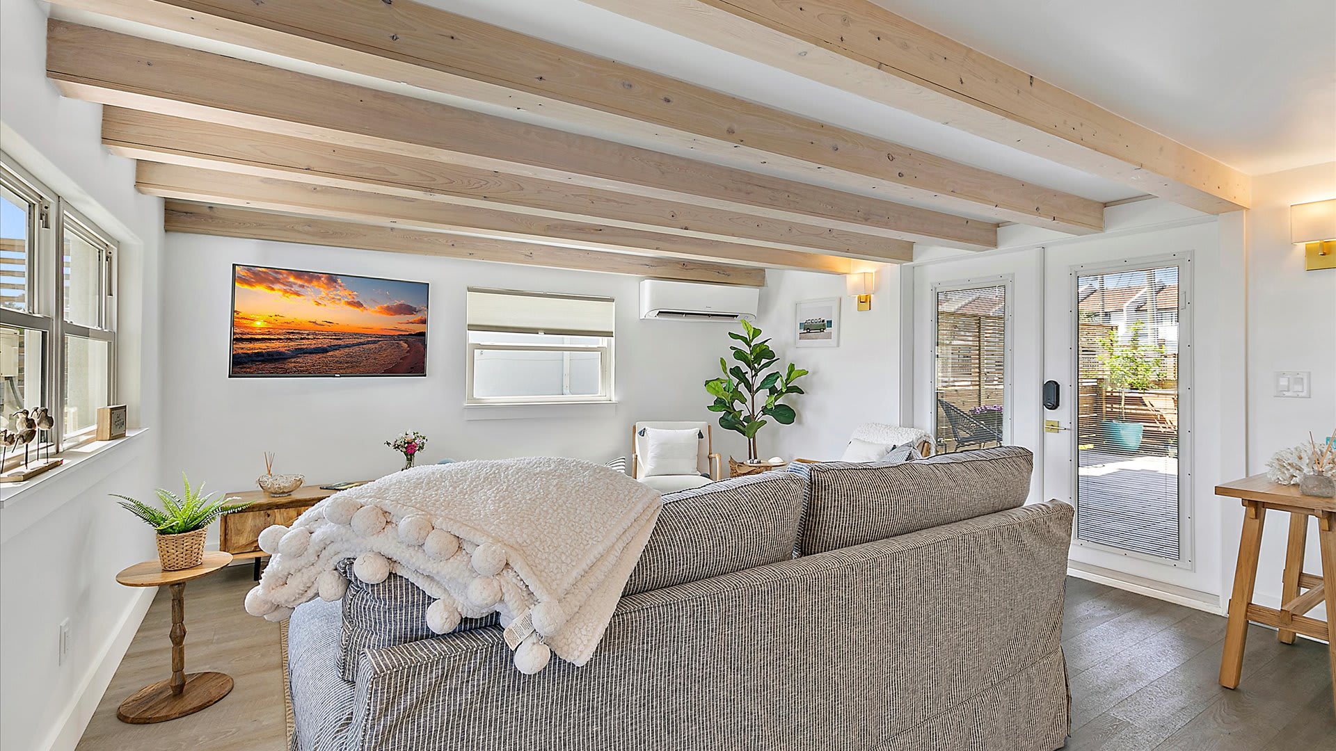 Seascape Cottage (Sol y Mar) | Wren Beach Rentals 