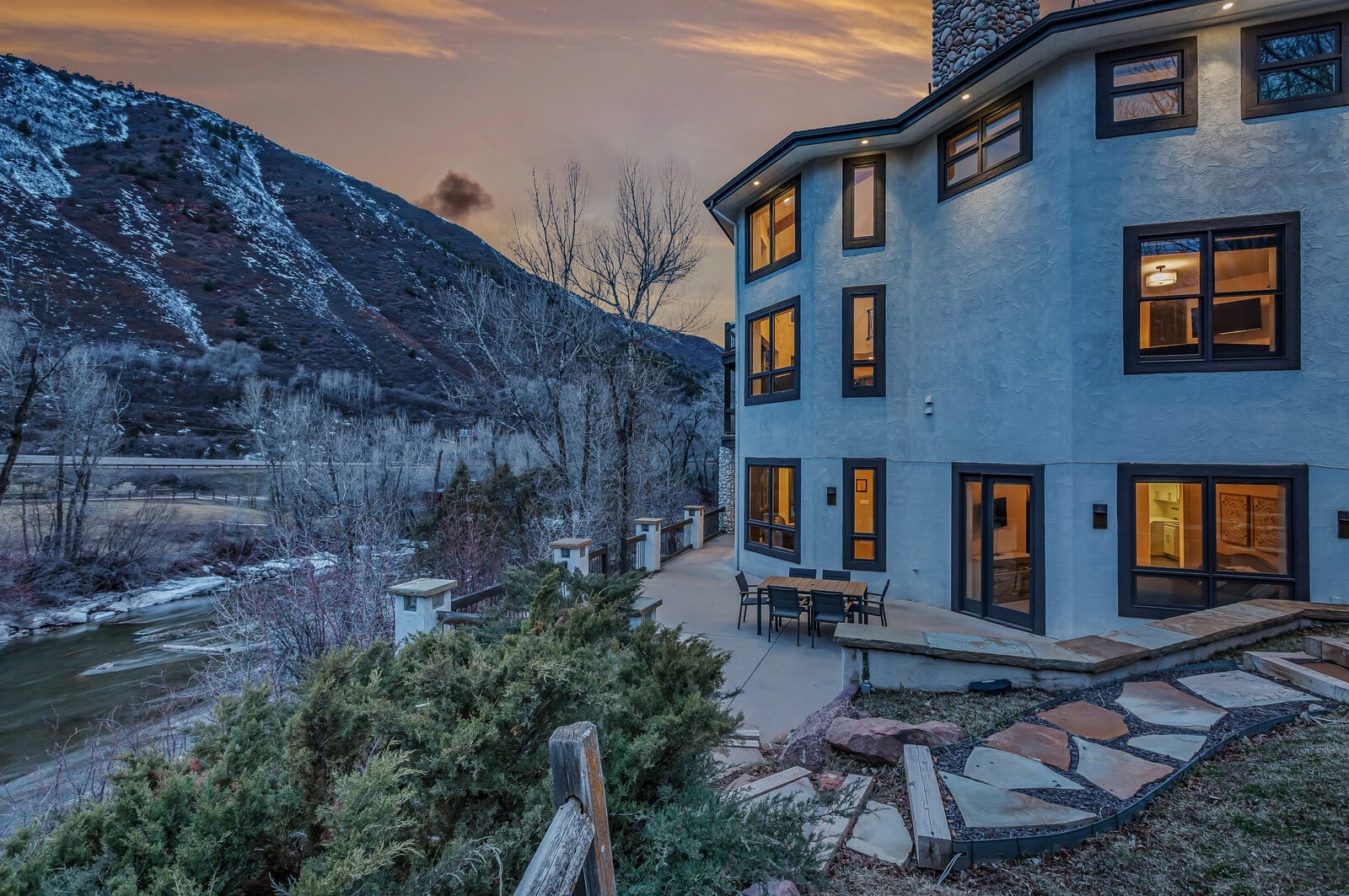 Mountain home w/riverfront & patio