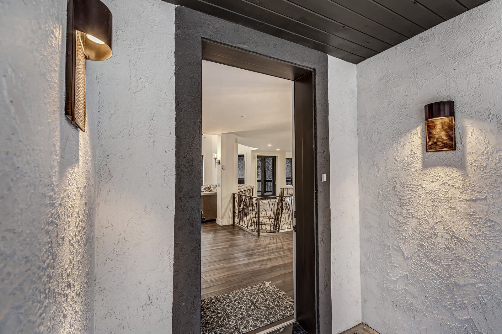 Mountain home w/riverfront & patio