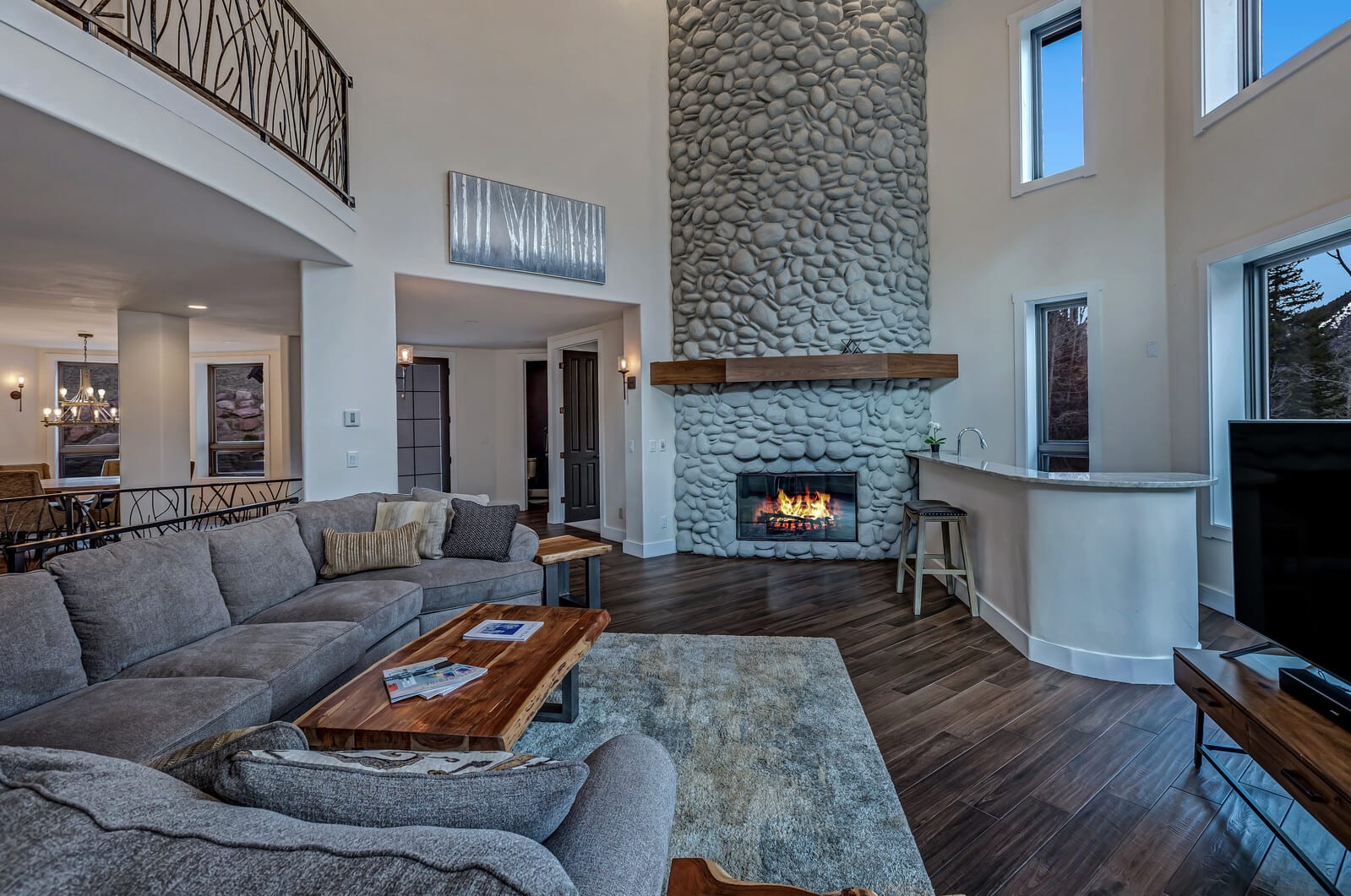 Mountain home w/riverfront & patio