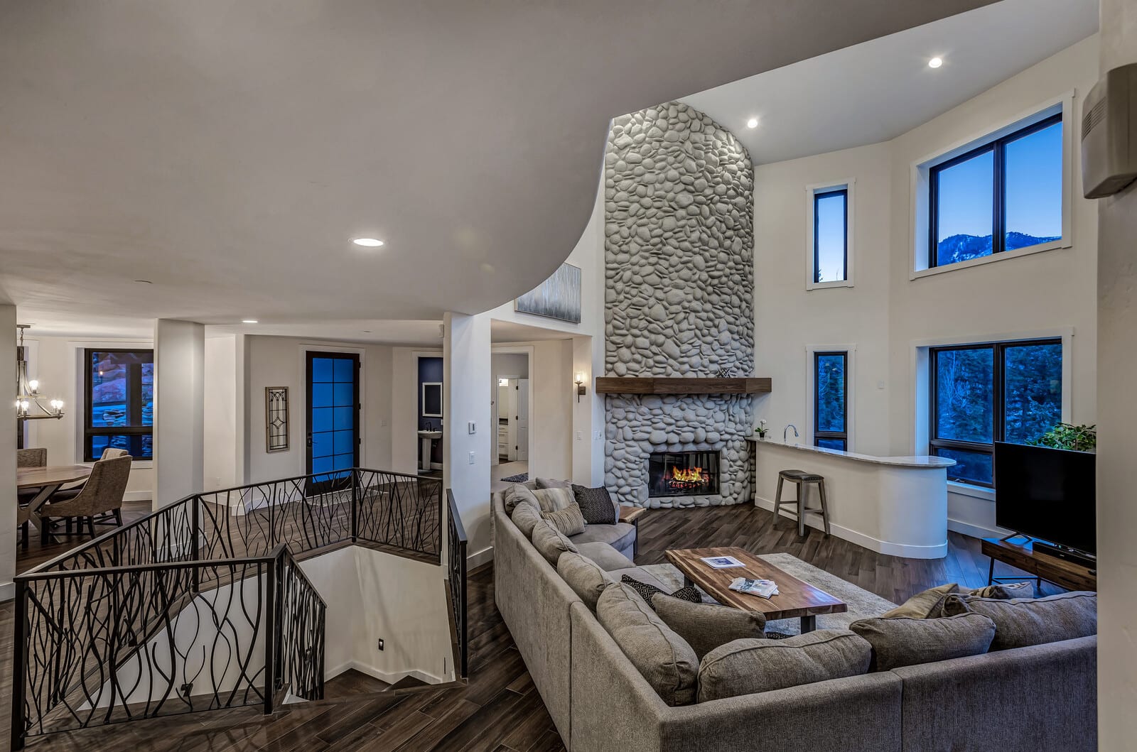 Mountain home w/riverfront & patio