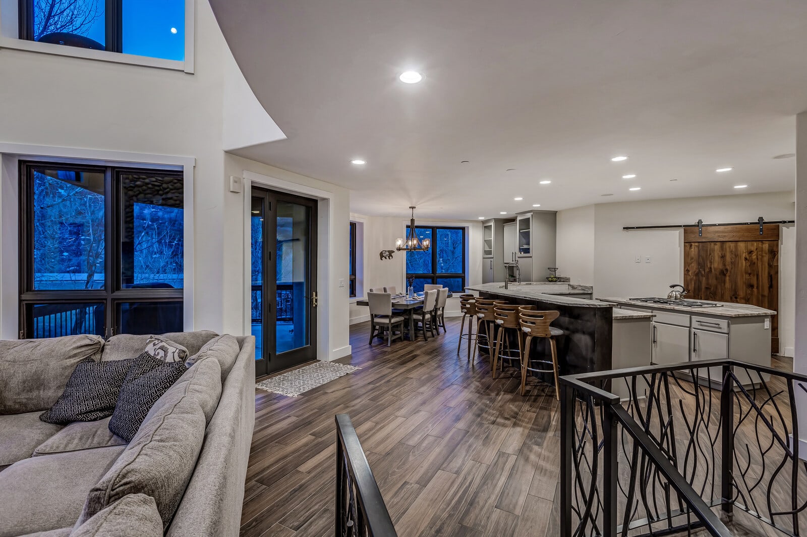 Mountain home w/riverfront & patio