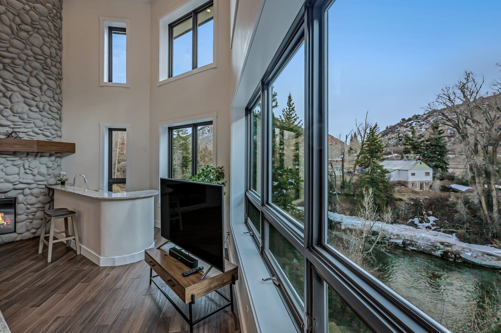 Mountain home w/riverfront & patio