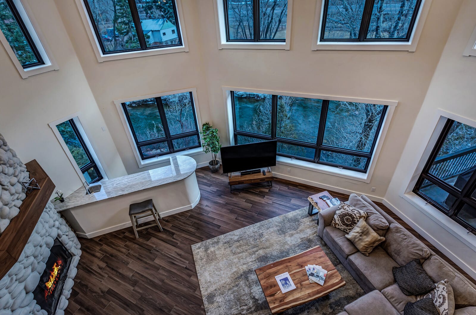 Mountain home w/riverfront & patio