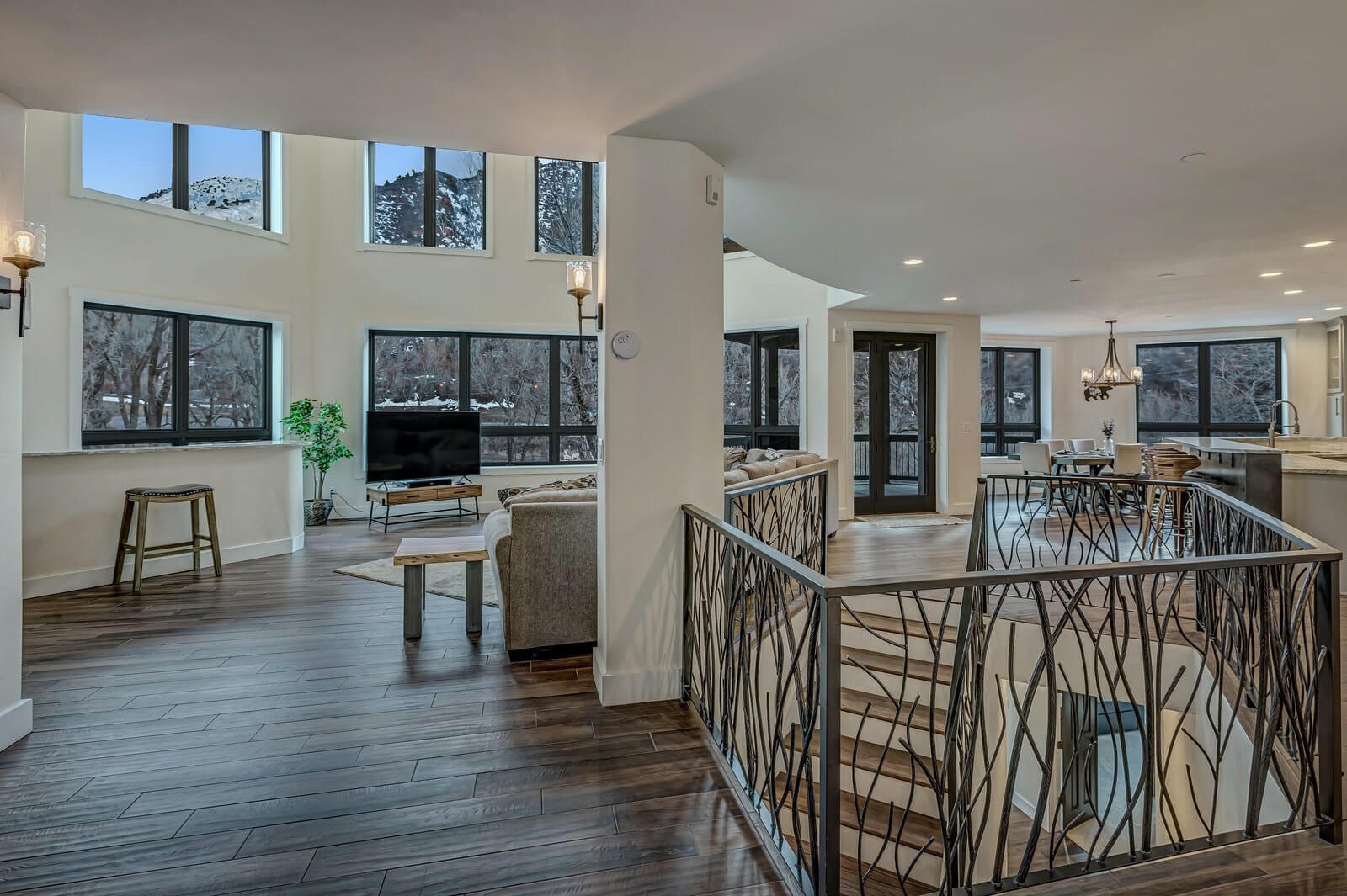 Mountain home w/riverfront & patio