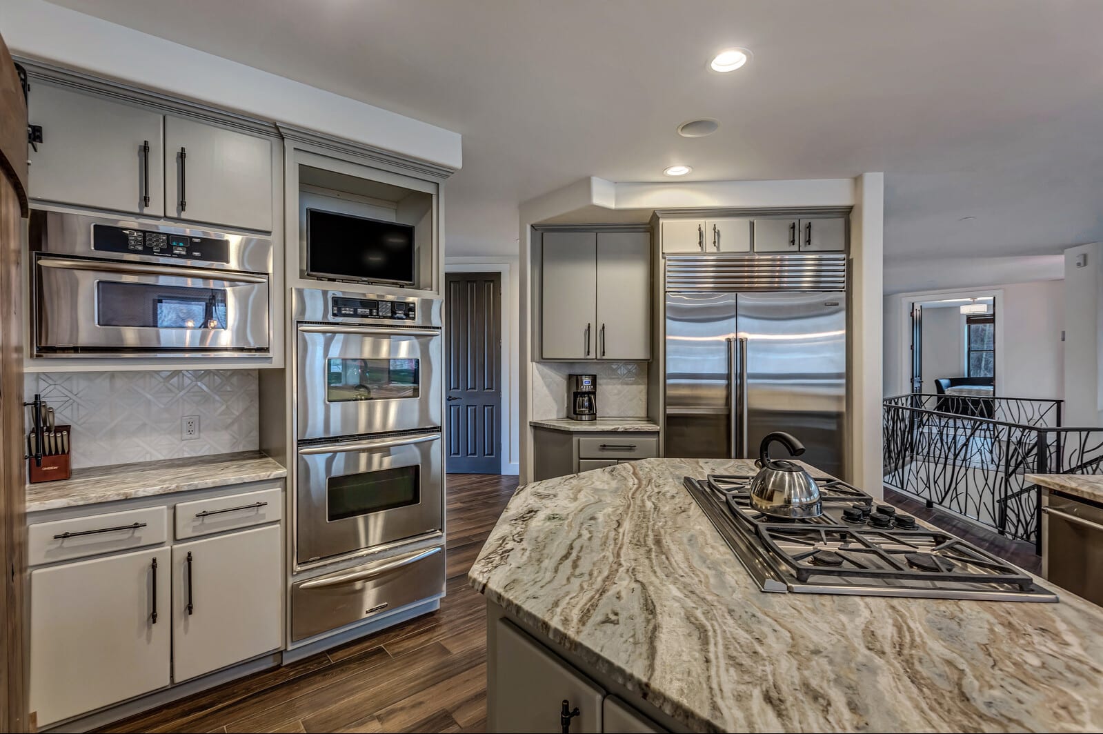 Mountain home w/riverfront & patio