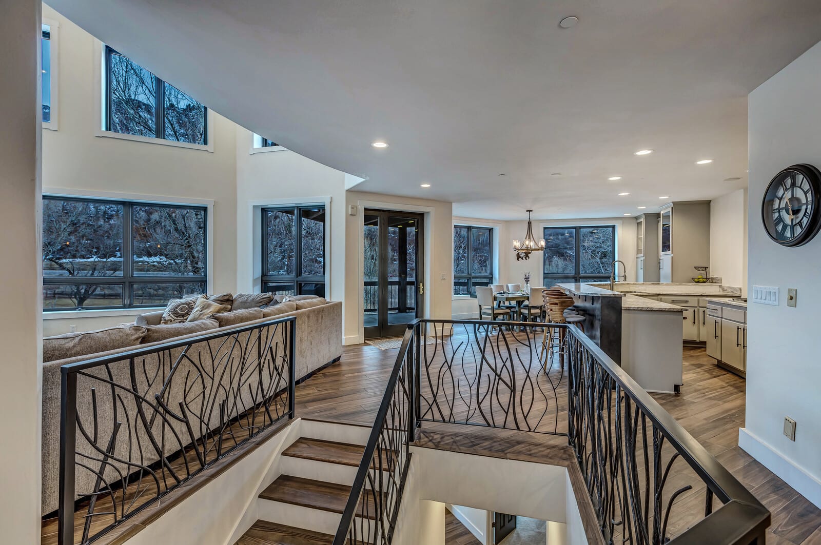 Mountain home w/riverfront & patio