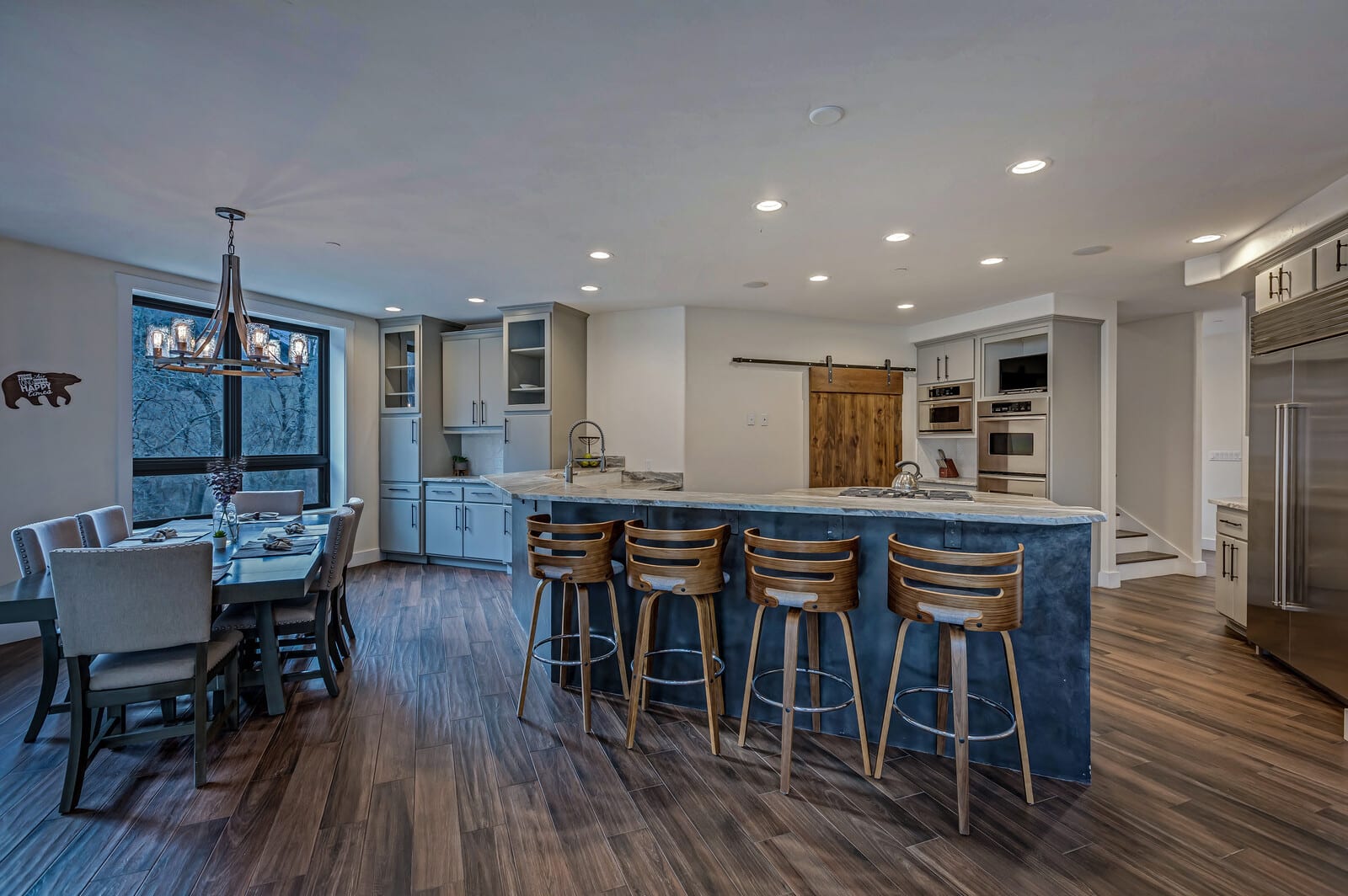 Mountain home w/riverfront & patio