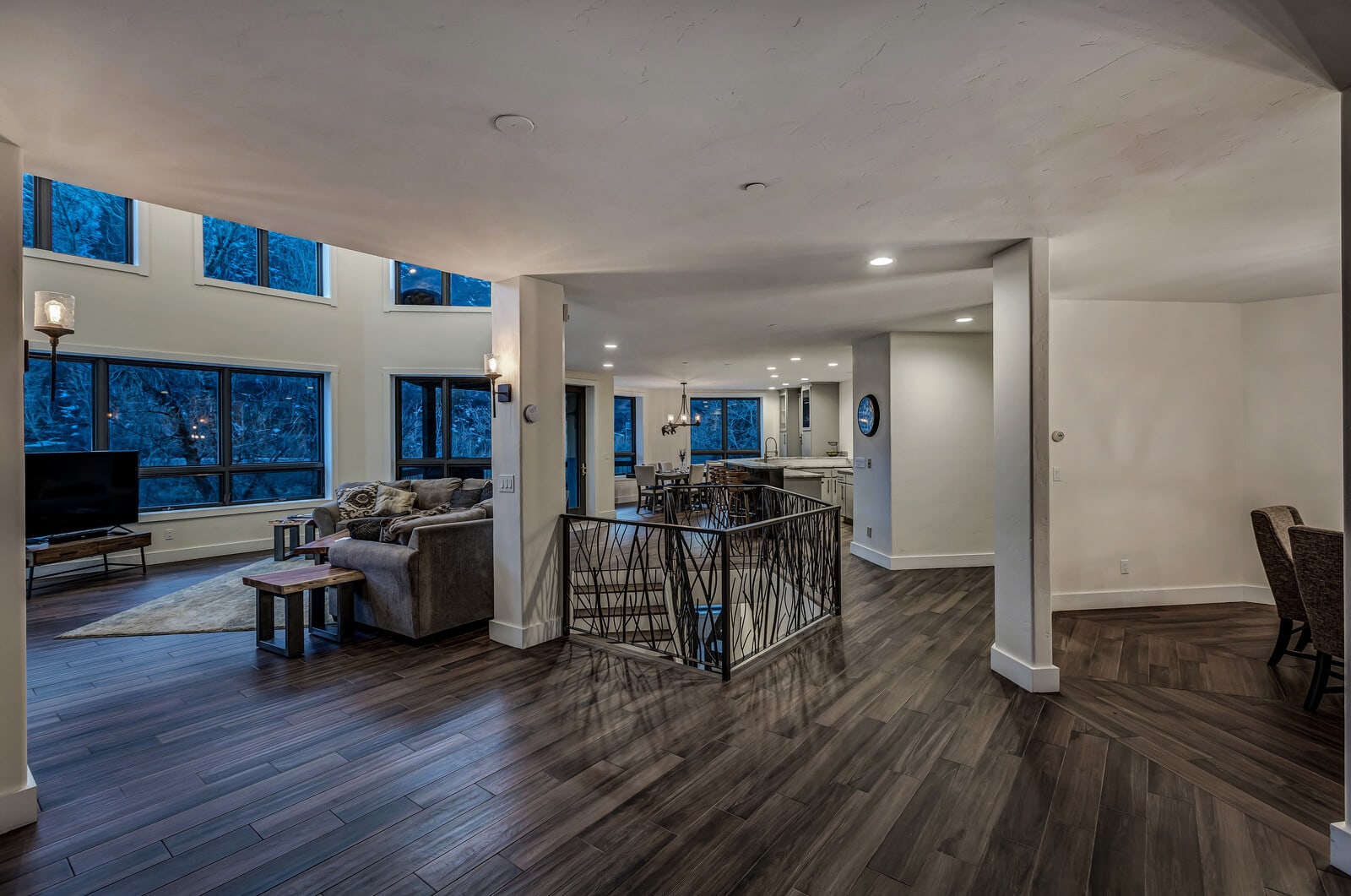 Mountain home w/riverfront & patio