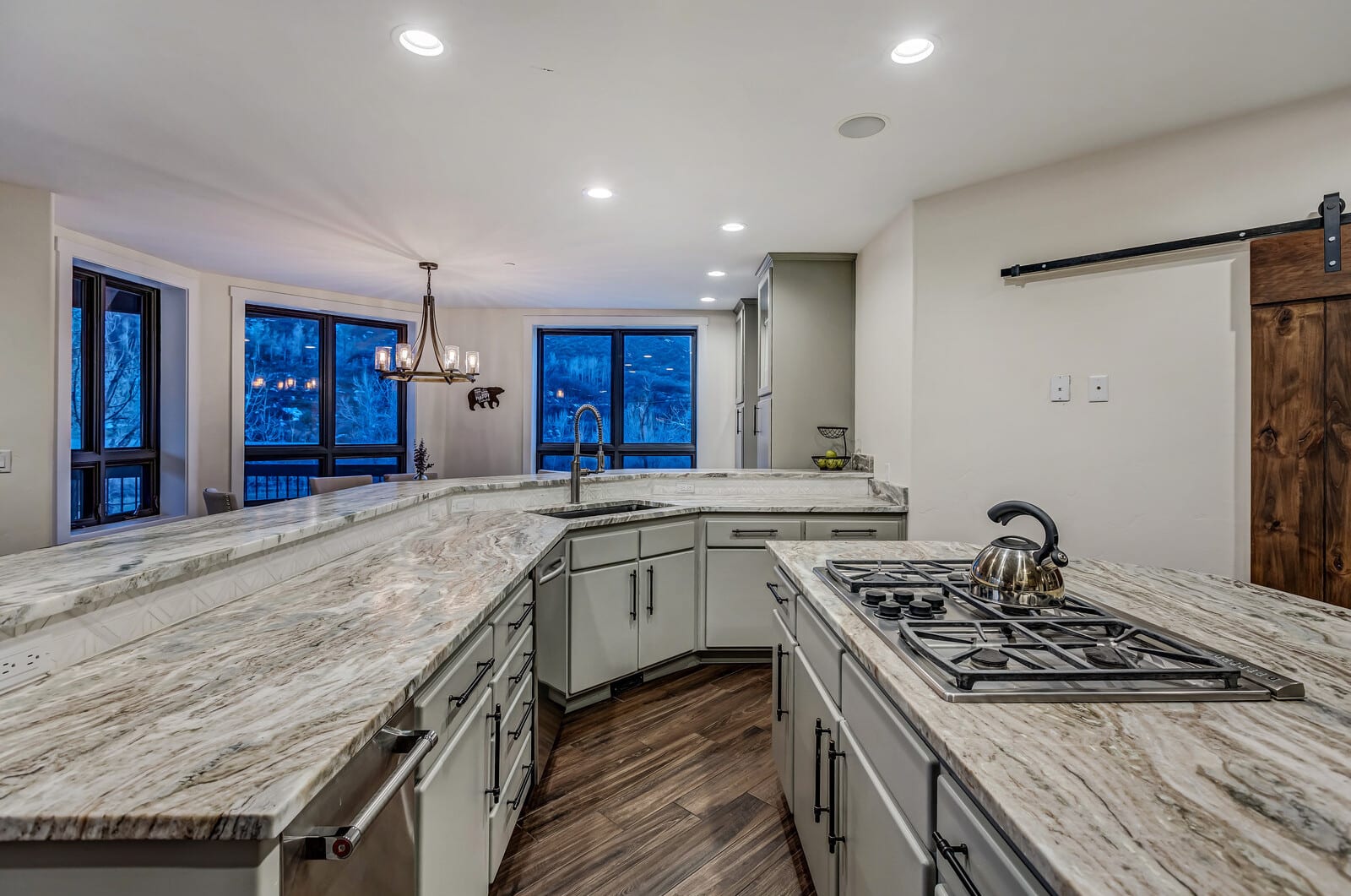 Mountain home w/riverfront & patio