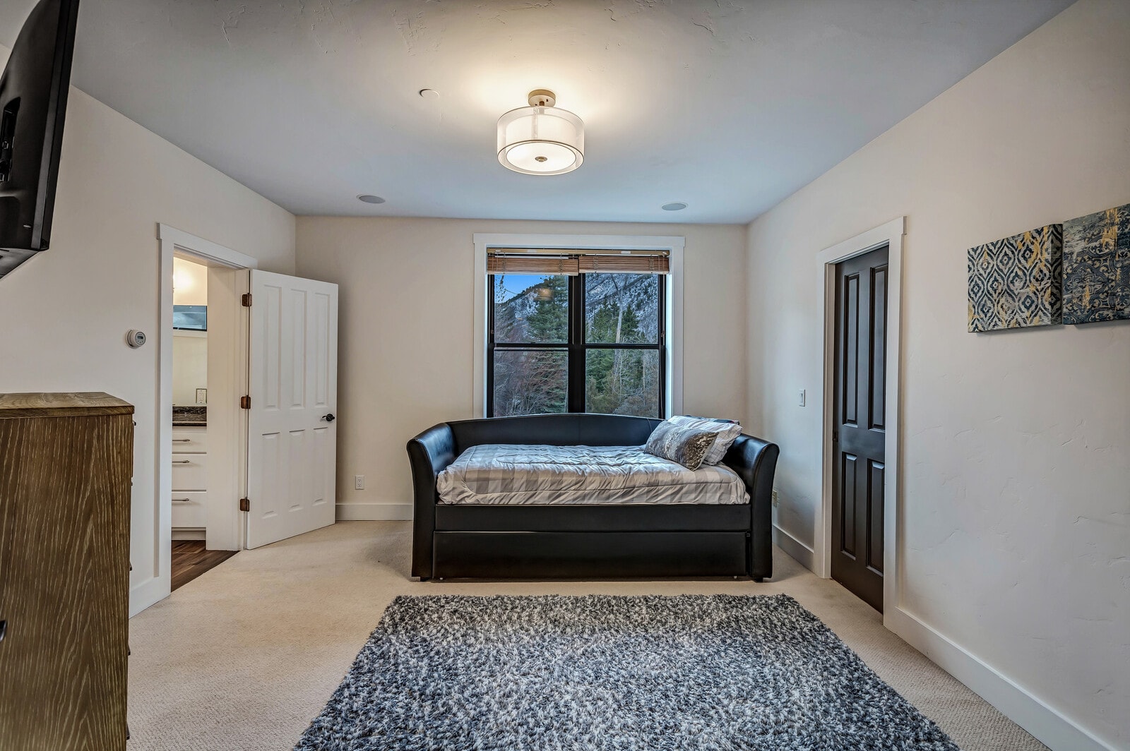 Mountain home w/riverfront & patio