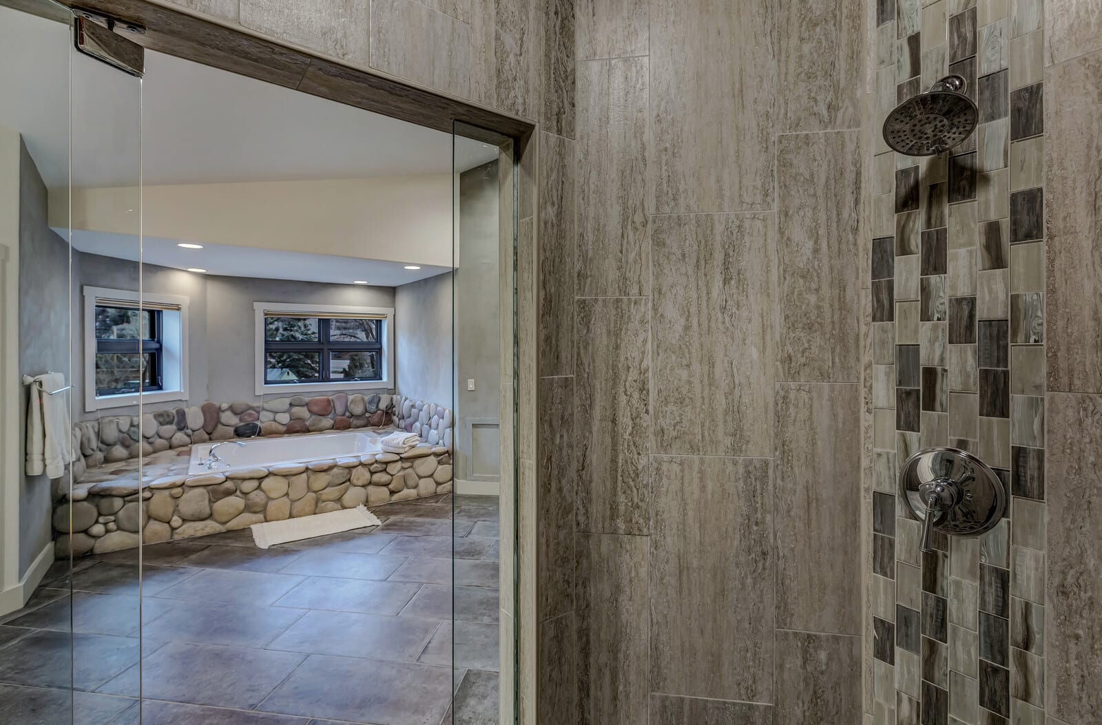 Mountain home w/riverfront & patio