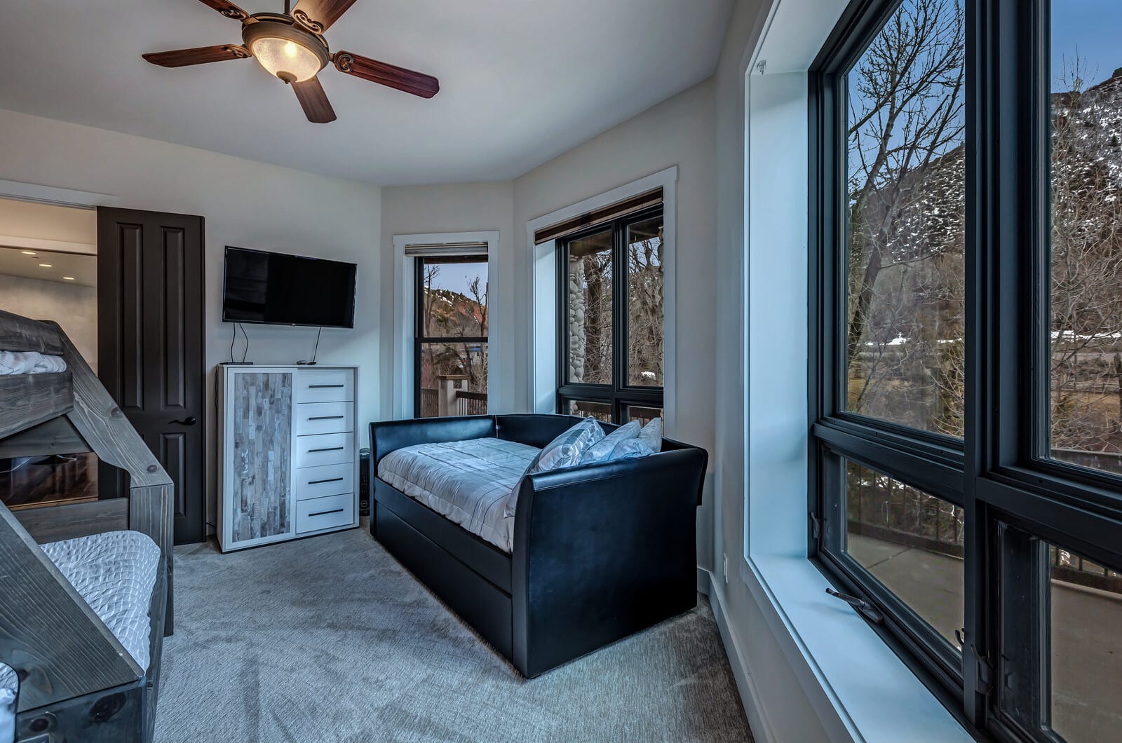 Mountain home w/riverfront & patio