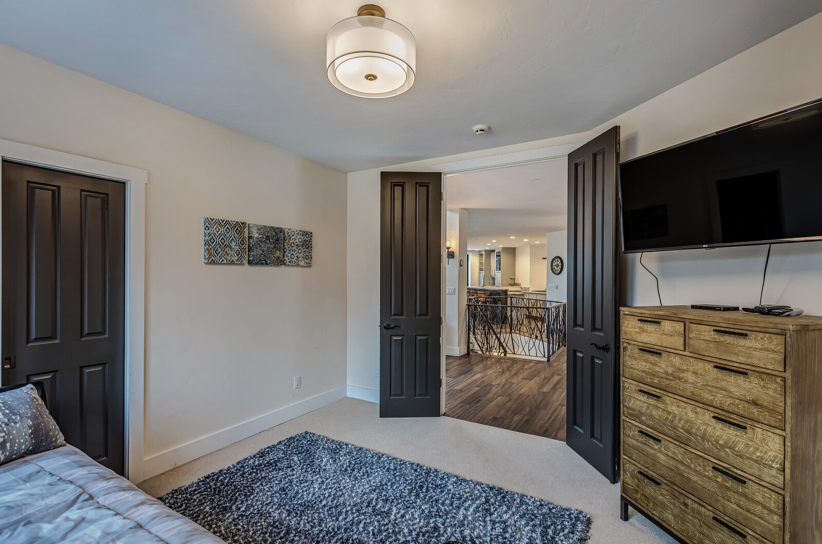 Mountain home w/riverfront & patio