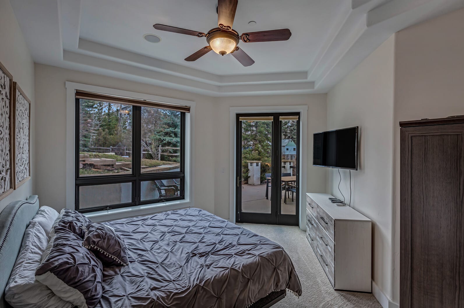 Mountain home w/riverfront & patio