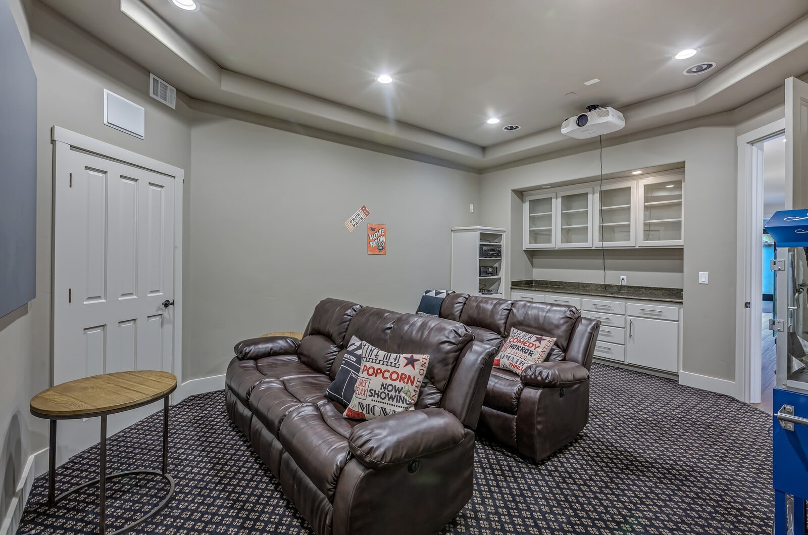 Mountain home w/riverfront & patio