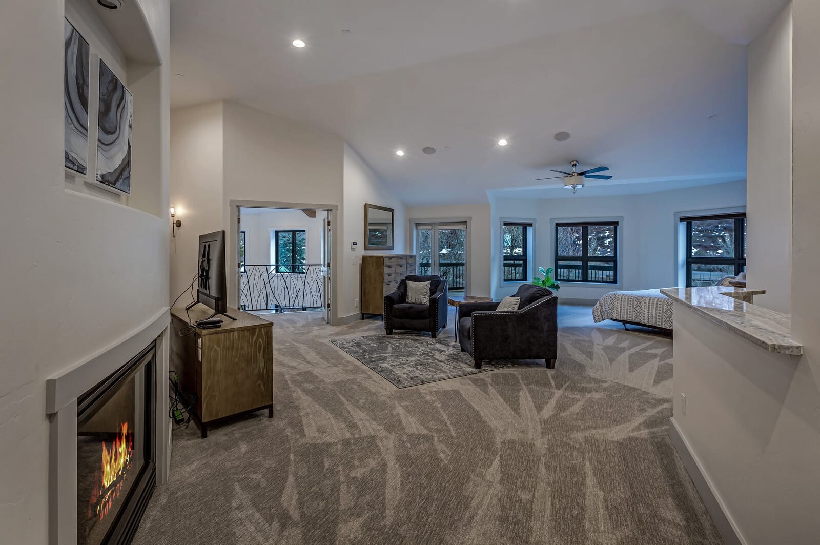 Mountain home w/riverfront & patio