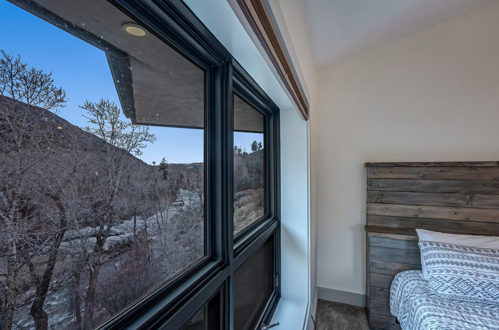 Mountain home w/riverfront & patio