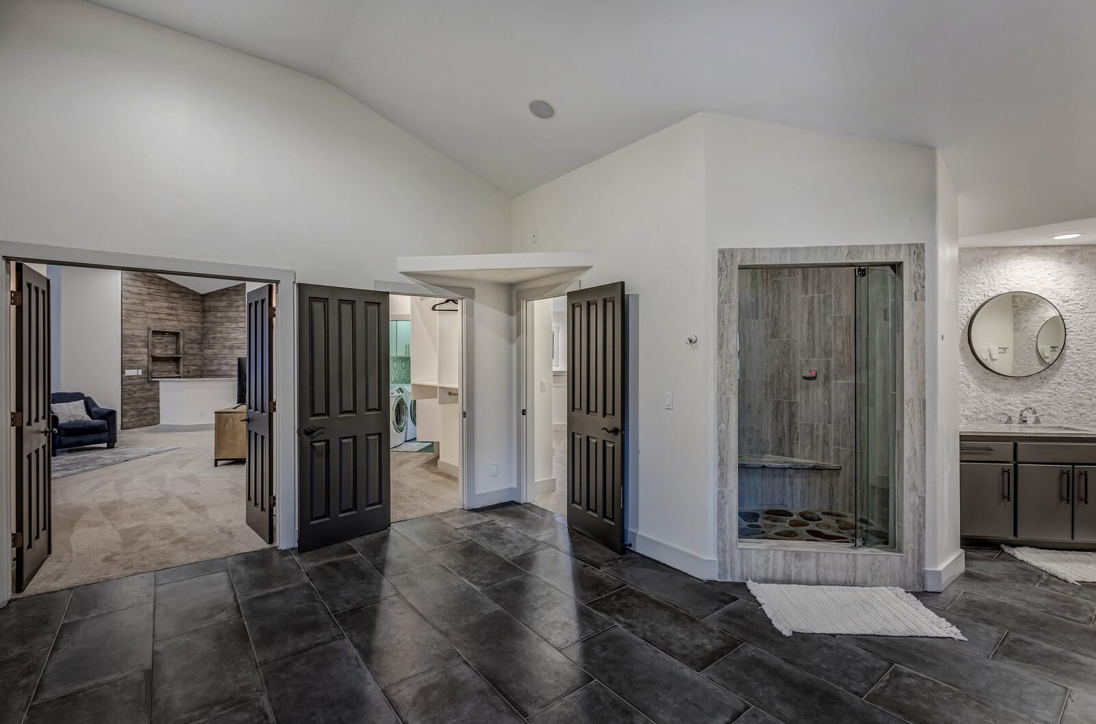 Mountain home w/riverfront & patio