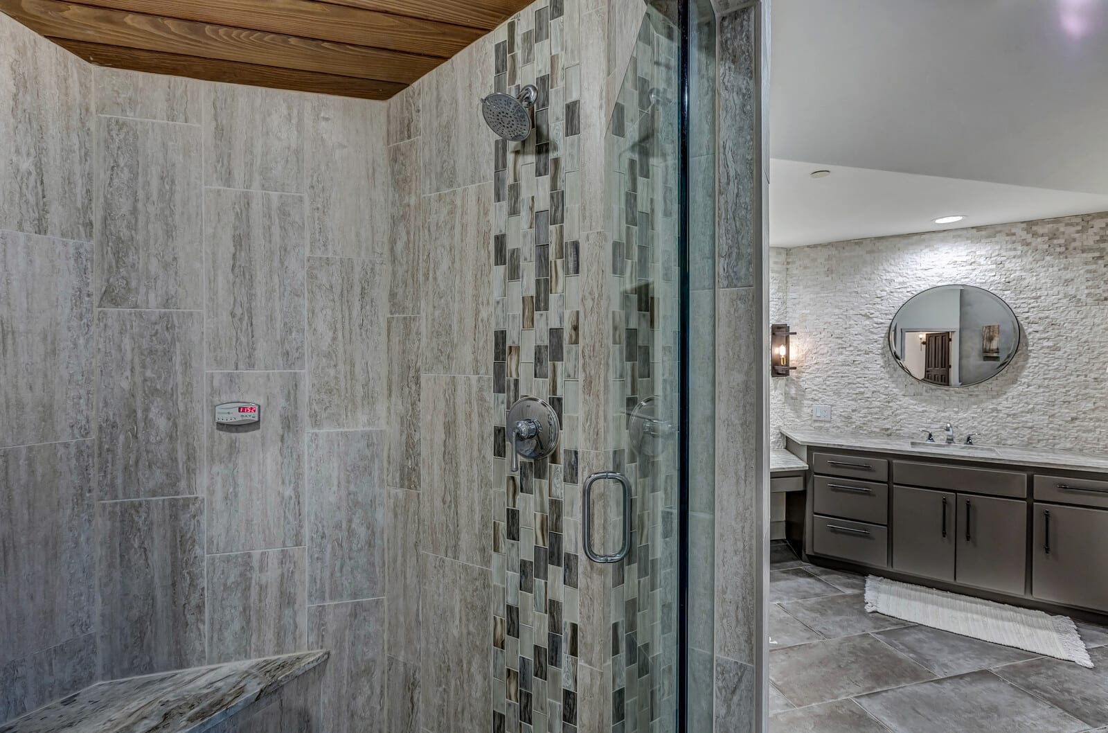 Mountain home w/riverfront & patio