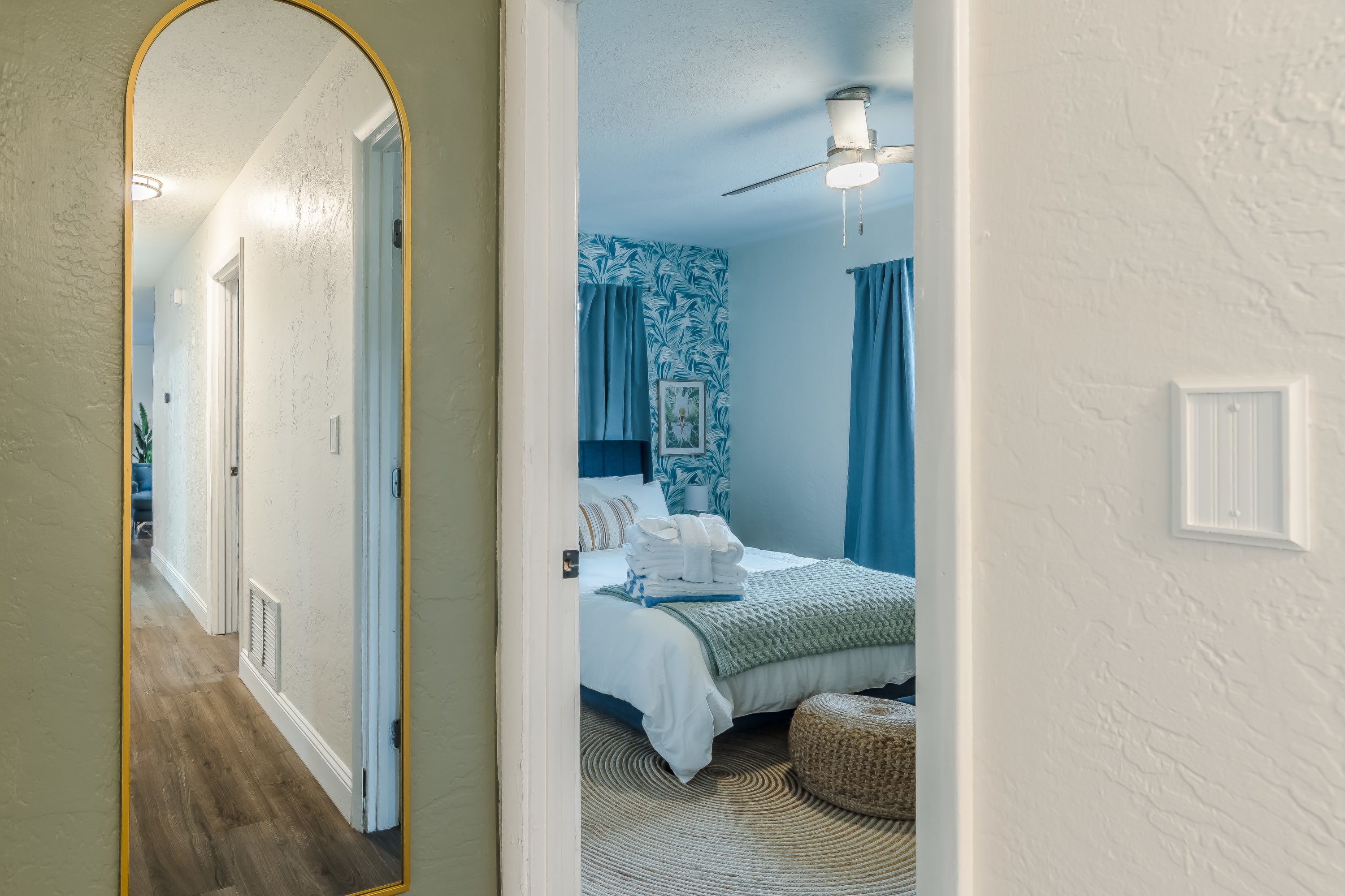 Tropical home w/pool & tiki patio