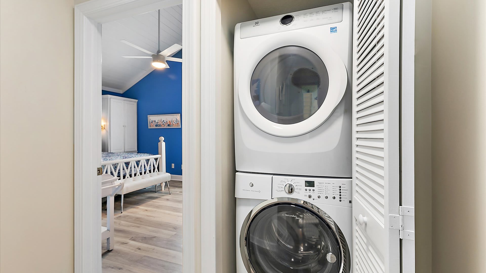 Sandpiper's Nest | Wren Beach Rentals by Portoro