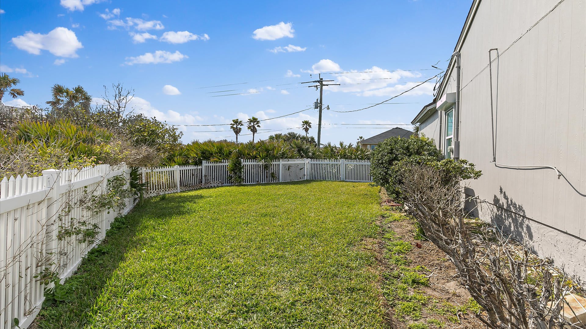 Sandpiper's Nest | Wren Beach Rentals by Portoro