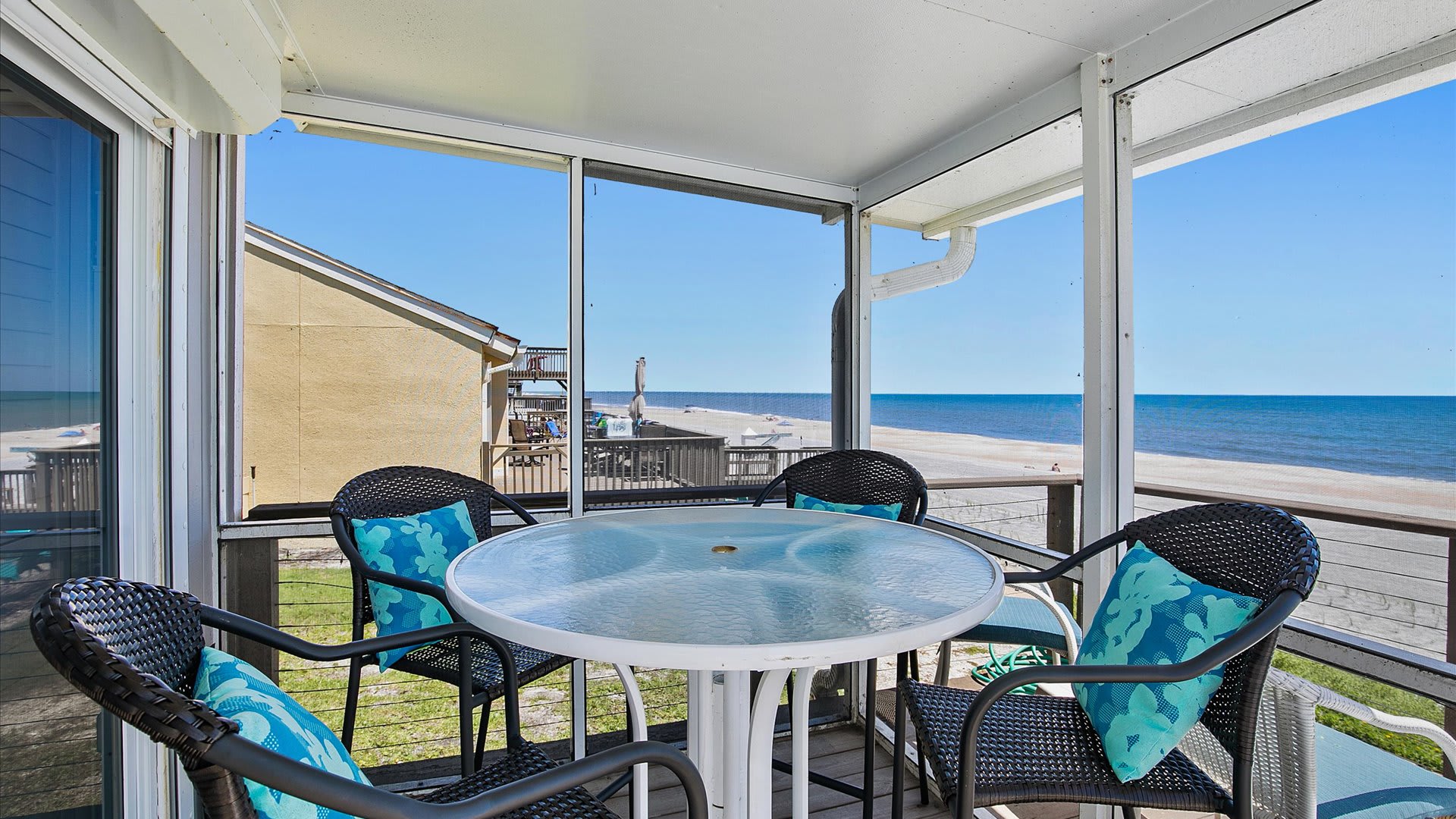 Sandpiper's Nest | Wren Beach Rentals by Portoro