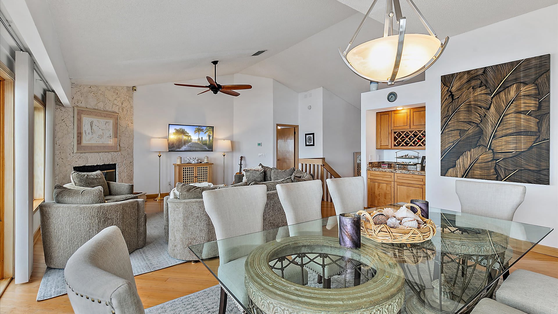Foxy's Retreat | Wren Beach Rentals by Portoro