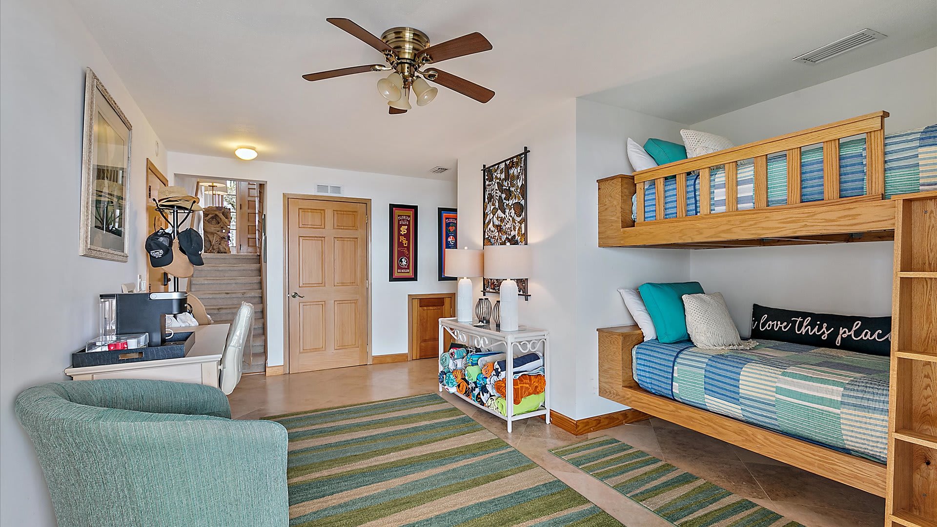 Foxy's Retreat | Wren Beach Rentals by Portoro