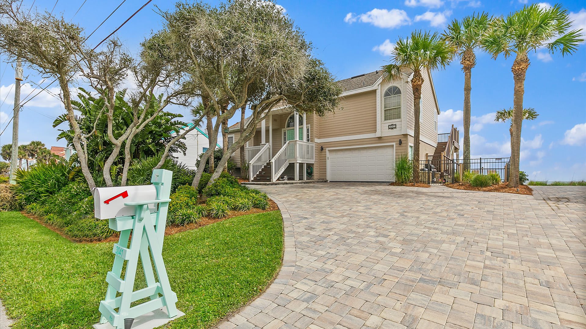Foxy's Retreat | Wren Beach Rentals by Portoro