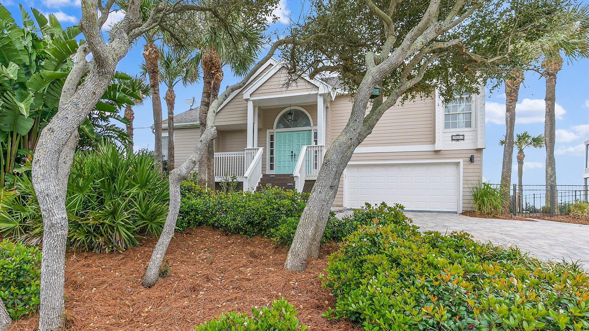Foxy's Retreat | Wren Beach Rentals by Portoro