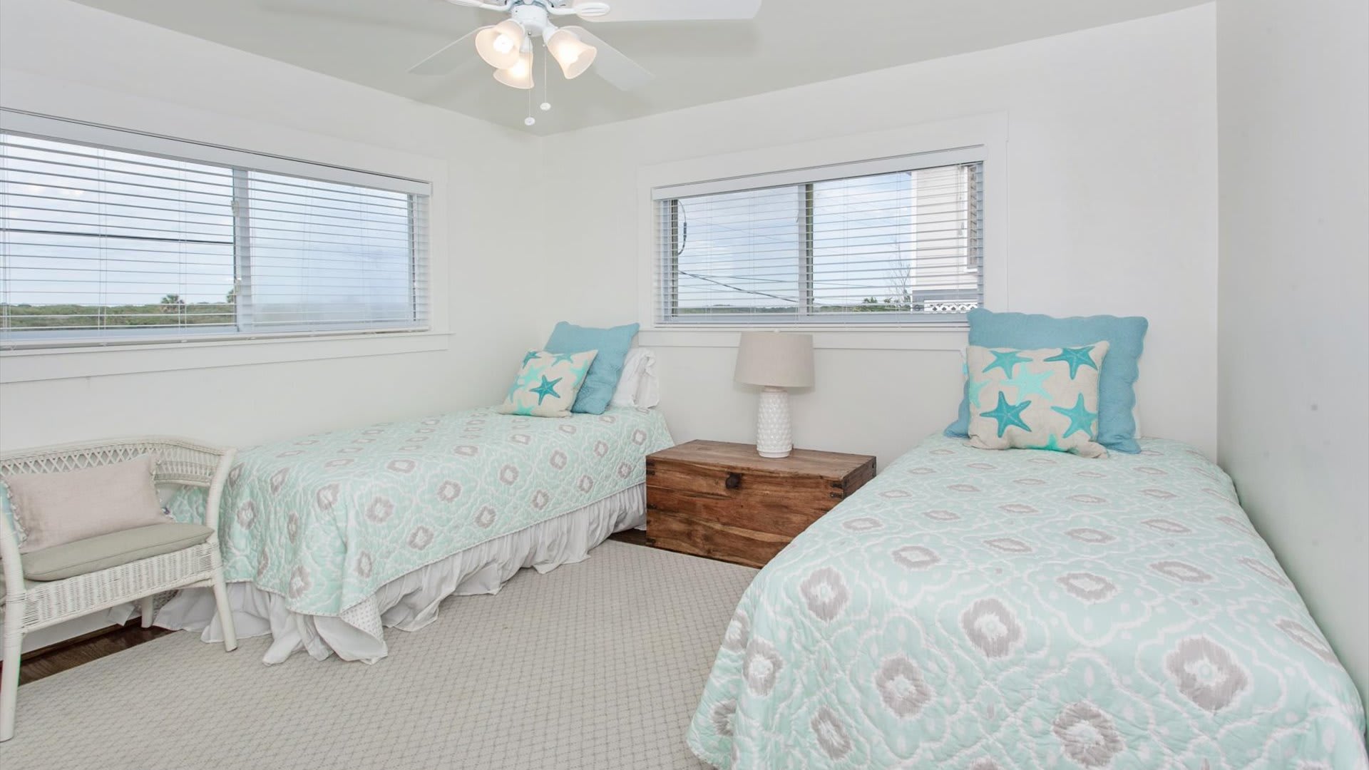 Sandy Chic | Wren Beach Rentals by Portoro