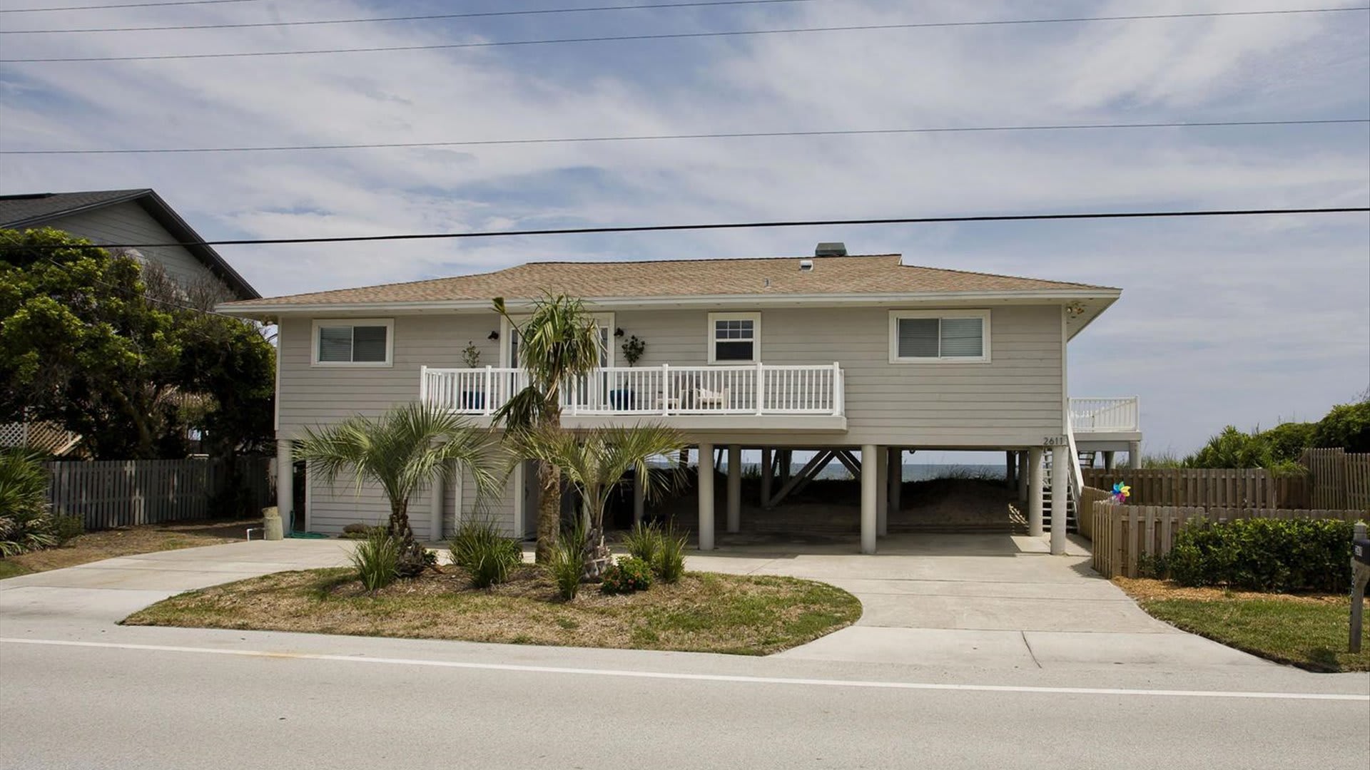 Sandy Chic | Wren Beach Rentals by Portoro