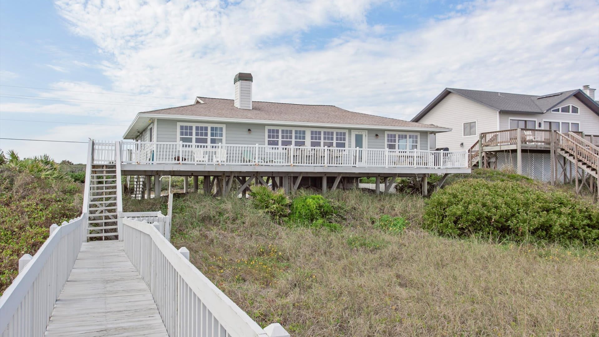 Sandy Chic | Wren Beach Rentals by Portoro