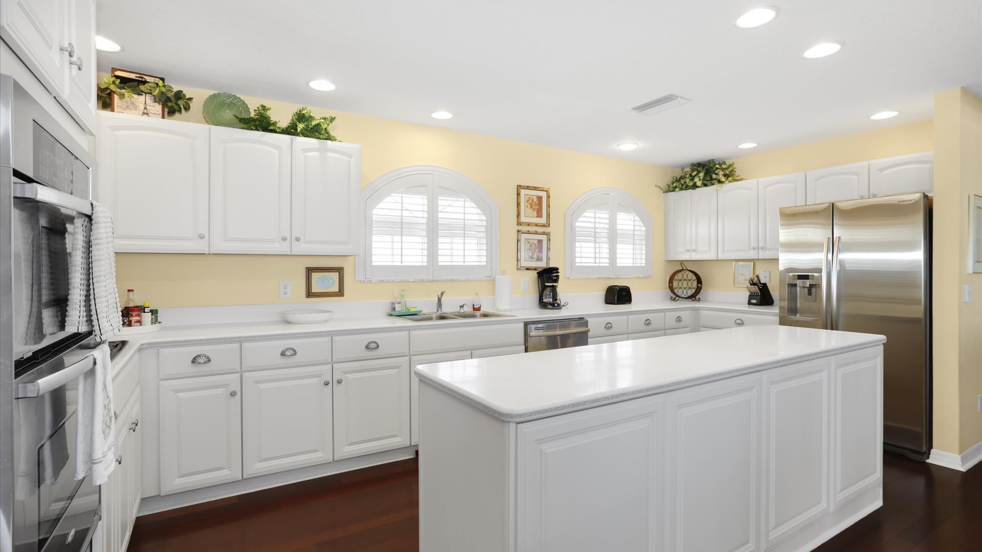 Southern Charm | Wren Beach Rentals by Portoro