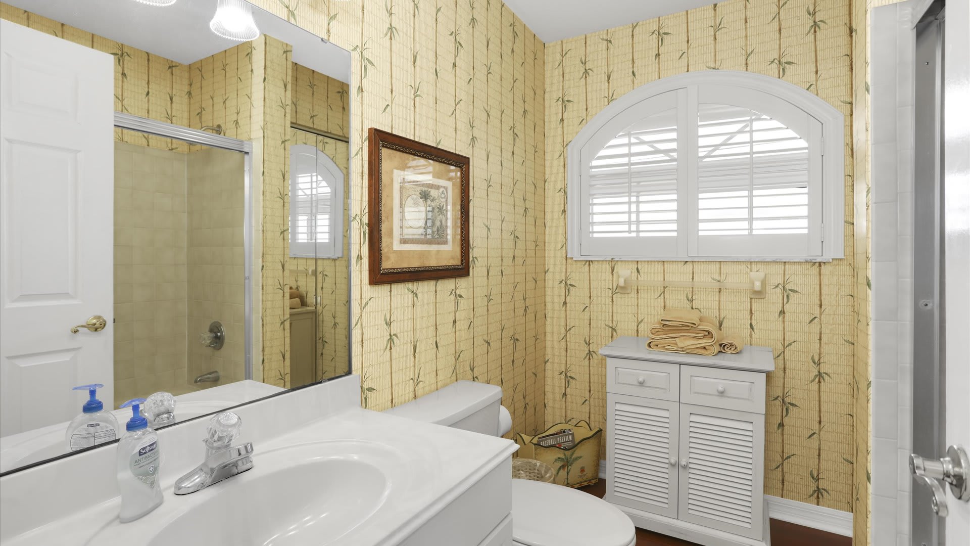 Southern Charm | Wren Beach Rentals by Portoro