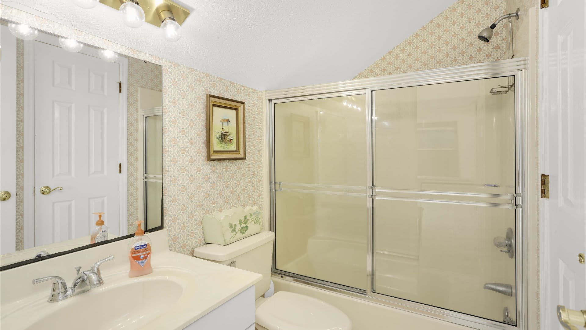 Southern Charm | Wren Beach Rentals by Portoro