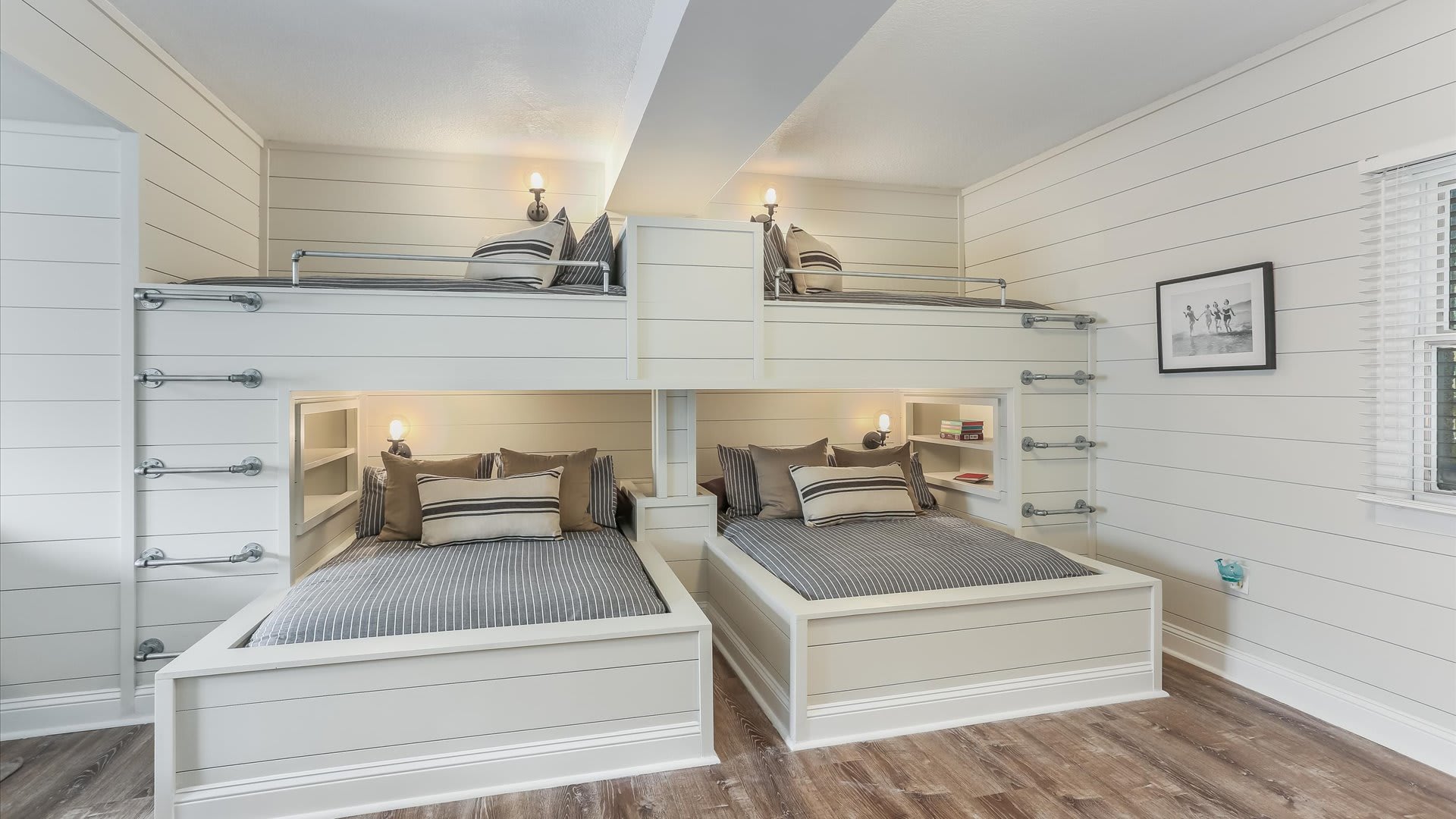 Sunrise-Sunset | Wren Beach Rentals by Portoro