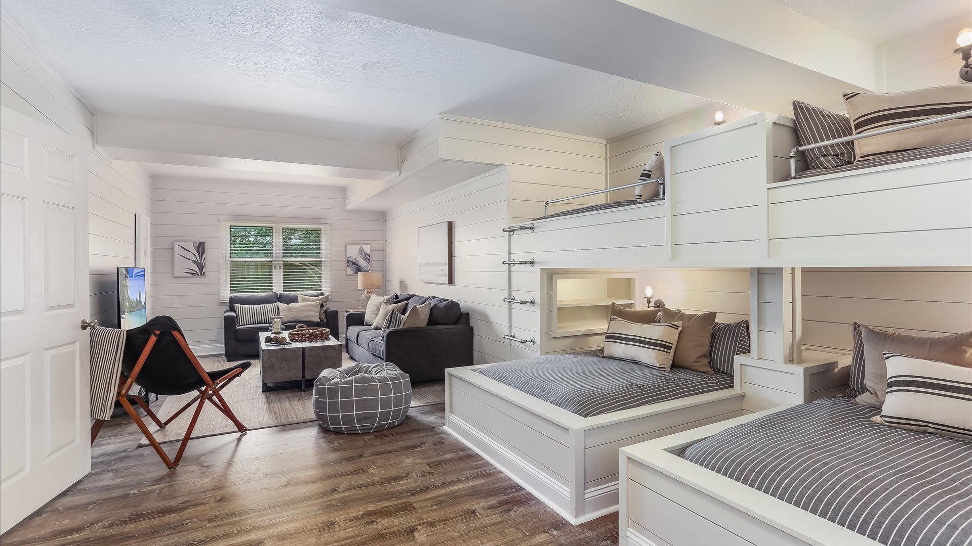 Sunrise-Sunset | Wren Beach Rentals by Portoro