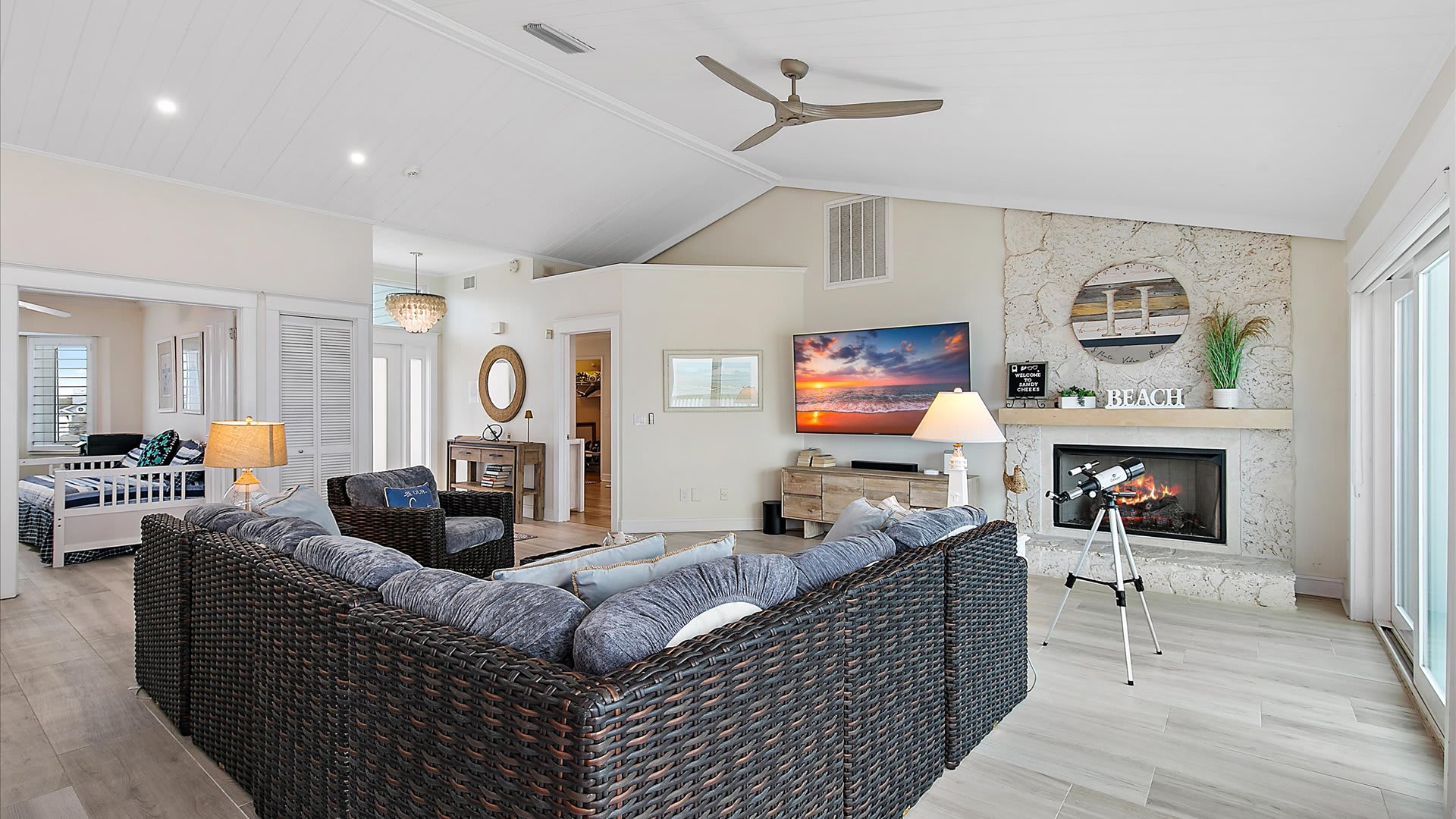 Sandy Cheeks | Wren Beach Rentals by Portoro