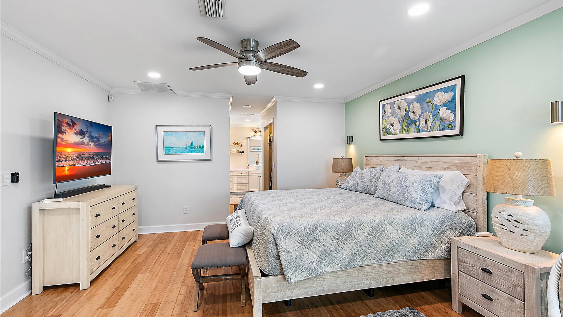 Sandy Cheeks | Wren Beach Rentals by Portoro