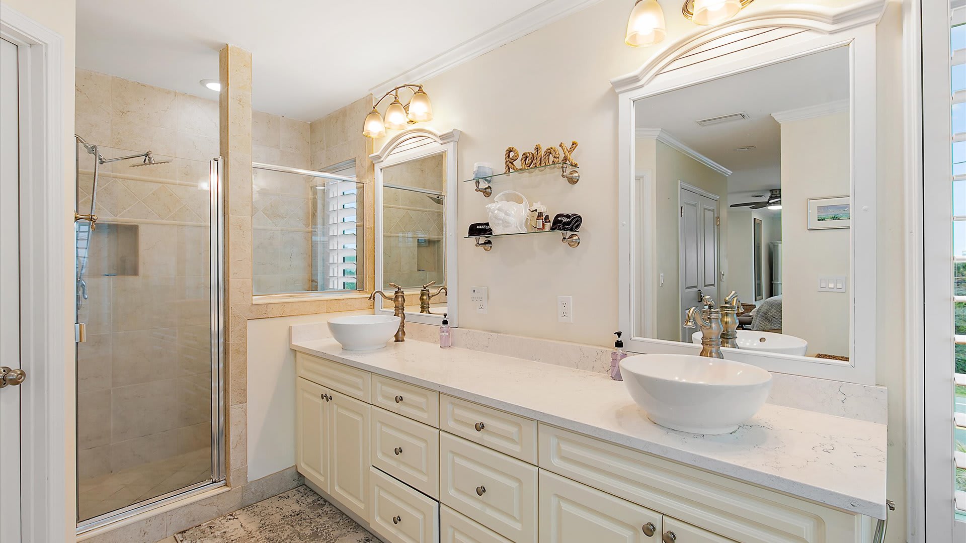 Sandy Cheeks | Wren Beach Rentals by Portoro