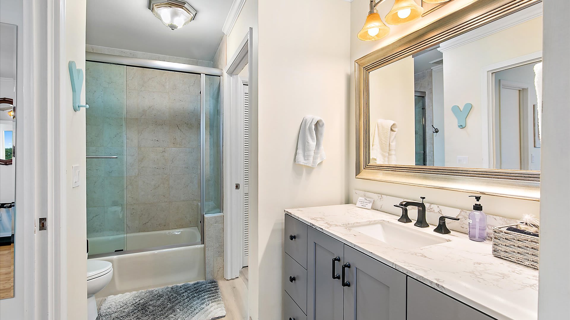 Sandy Cheeks | Wren Beach Rentals by Portoro