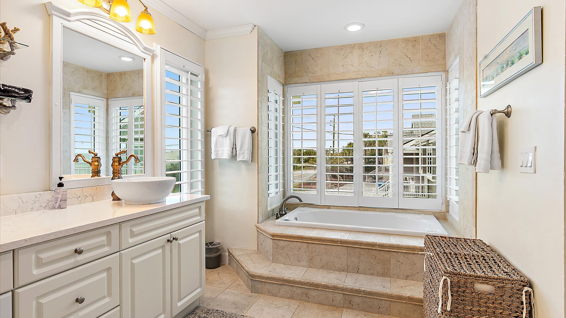 Sandy Cheeks | Wren Beach Rentals by Portoro