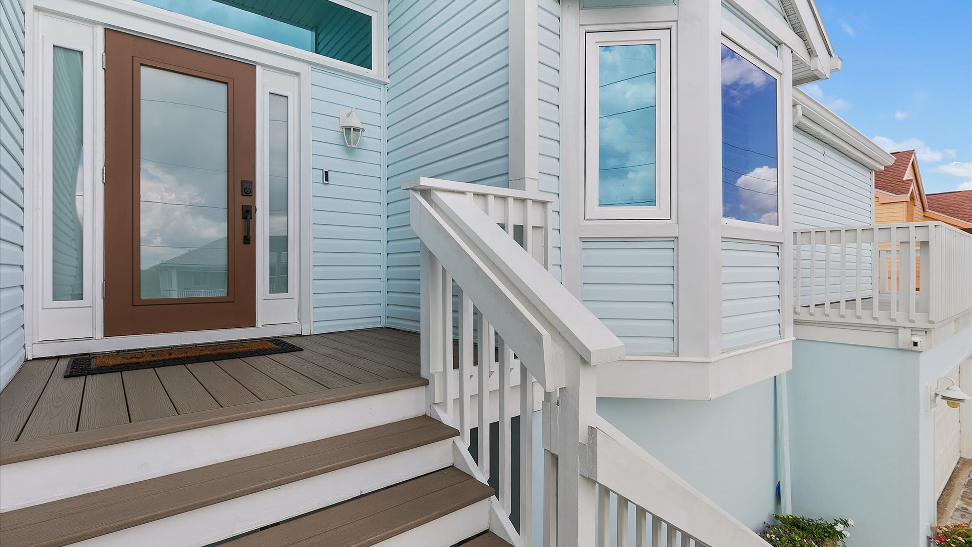 Sandy Cheeks | Wren Beach Rentals by Portoro